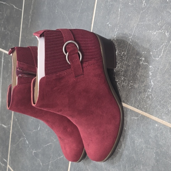 Market & Spruce Women's Burgundy Ankle Bootie Boots Wedge Suede Zipper - Picture 3 of 8